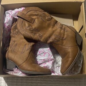 Sugar Tan Heeled Western Boots
